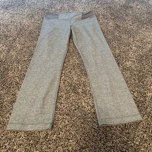 Grey cropped Lululemon leggings